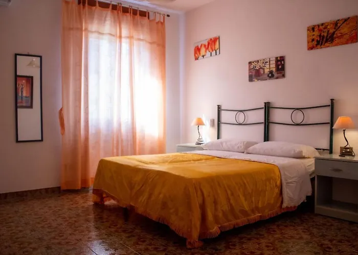 Alojamento de Acomodação e Pequeno-almoço Beb Cariddi 3*