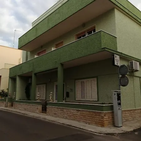 فندق مبيت وإفطار Beb Cariddi 3*