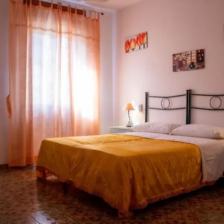 فندق مبيت وإفطار Beb Cariddi 3*