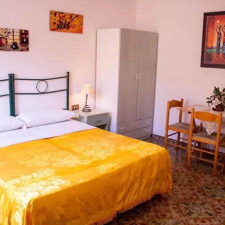 Beb Cariddi Oda ve Kahvaltı Otranto